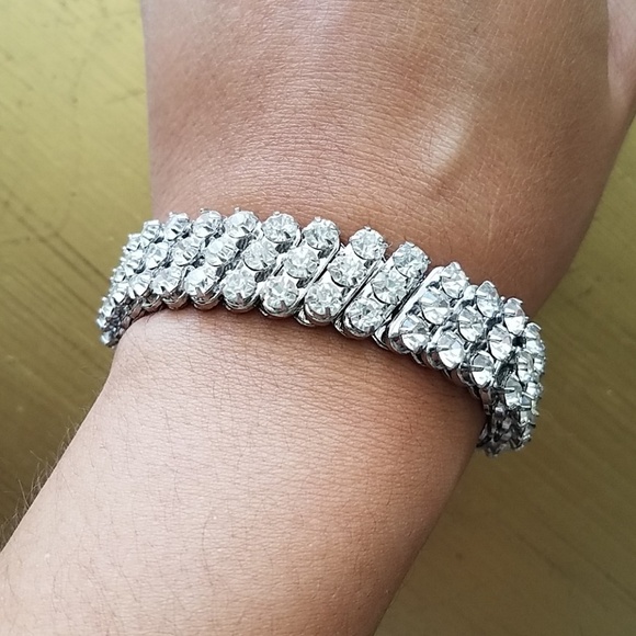 Vintage Rhinestone Stretch Bracelet - Picture 1 of 4